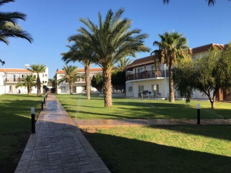 Maistros Hotel Apartments Protaras Exteriör bild